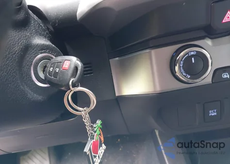 2020 Toyota Tacoma Sr5 V6 z USA, uszkodzony, nr VIN 3TMCZ5AN6LM352169